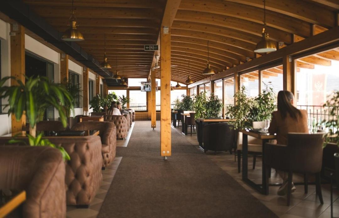 Hotel Marshal Nikšić Dış mekan fotoğraf