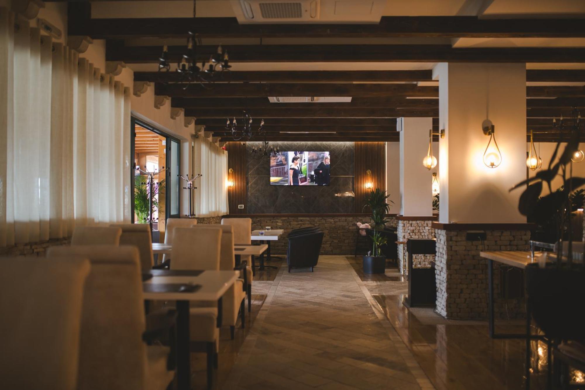 Hotel Marshal Nikšić Dış mekan fotoğraf